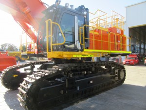 retractable access system ZX870, medium excavator, large excavator, stairs, steps, ladder, SafeBoarder hydraulic stairs, safety access to Hitachi.